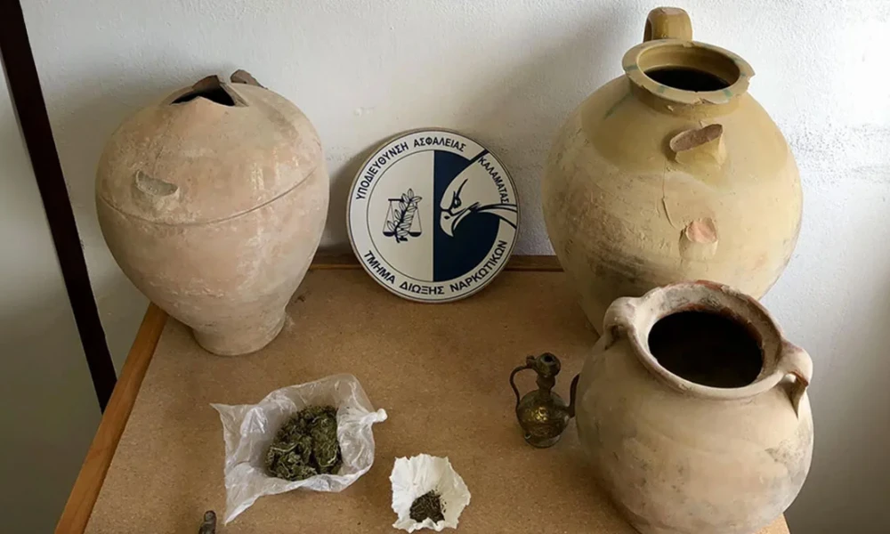 Καλαμάτα: Για ναρκωτικά έψαχναν αλλά βρέθηκαν μπροστά σε αρχαία- Συνελήφθησαν 2 αδέρφια